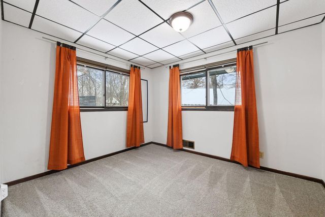 10 Birch Bluff Road, Tonka Bay, MN 55331