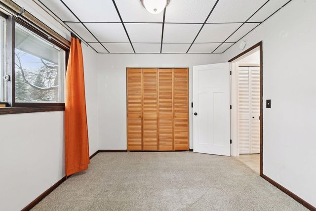 10 Birch Bluff Road, Tonka Bay, MN 55331