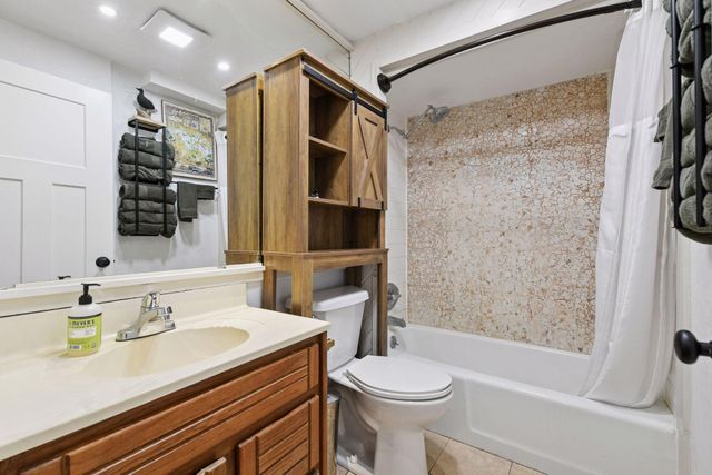 10 Birch Bluff Road, Tonka Bay, MN 55331