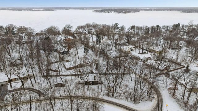 10 Birch Bluff Road, Tonka Bay, MN 55331