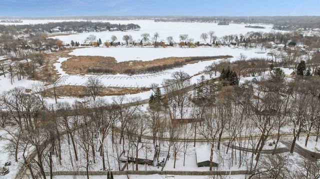 10 Birch Bluff Road, Tonka Bay, MN 55331