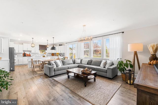 822 REDWOOD DR, Westminster, MD 21157