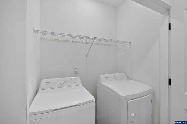 1056 Cardinal St, Woodburn, OR 97071