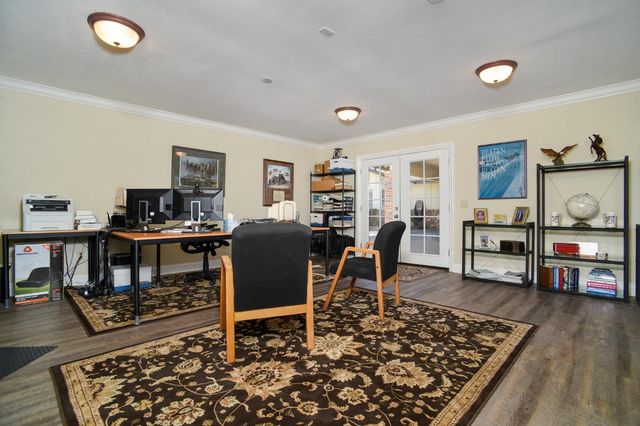 8720 Tavernor Rd, Wilton, CA 95693