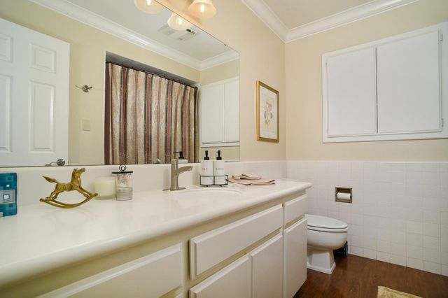 8720 Tavernor Rd, Wilton, CA 95693