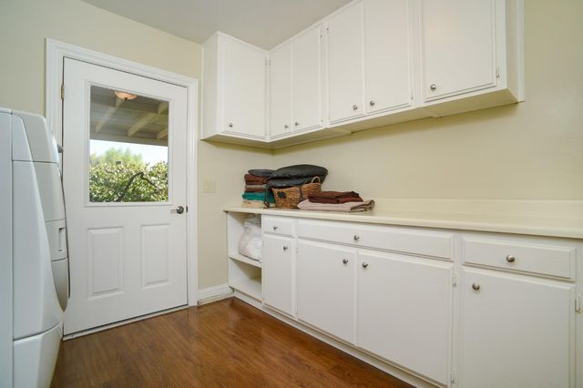 8720 Tavernor Rd, Wilton, CA 95693