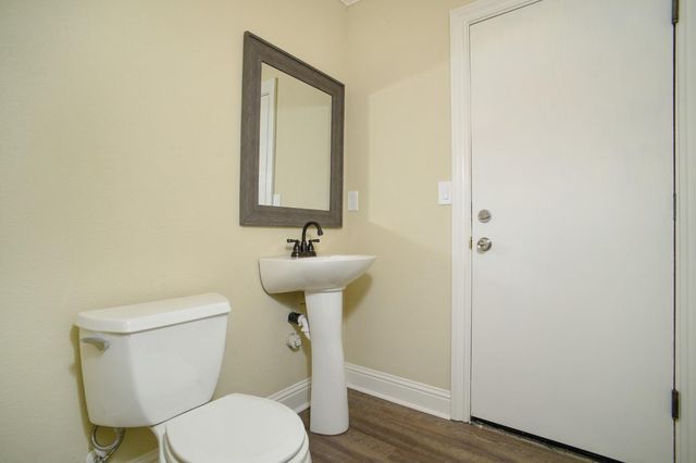 8720 Tavernor Rd, Wilton, CA 95693