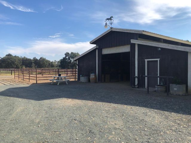 8720 Tavernor Rd, Wilton, CA 95693