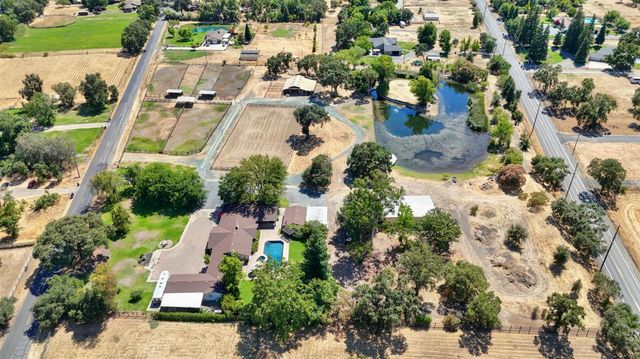 8720 Tavernor Rd, Wilton, CA 95693