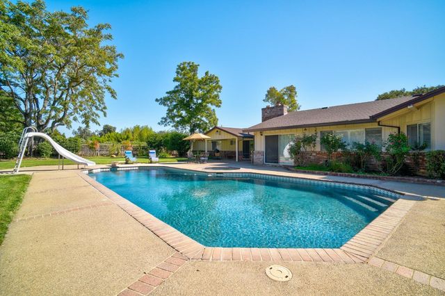 8720 Tavernor Rd, Wilton, CA 95693