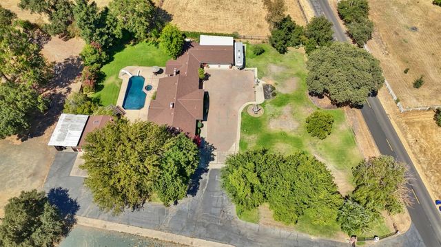 8720 Tavernor Rd, Wilton, CA 95693