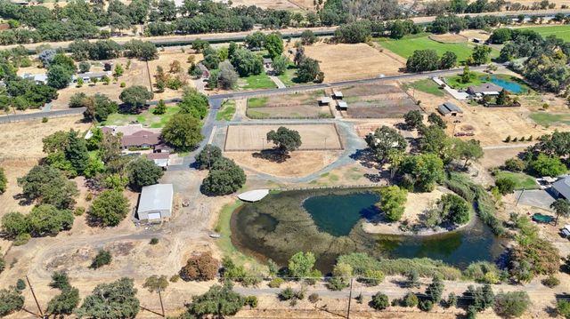 8720 Tavernor Rd, Wilton, CA 95693