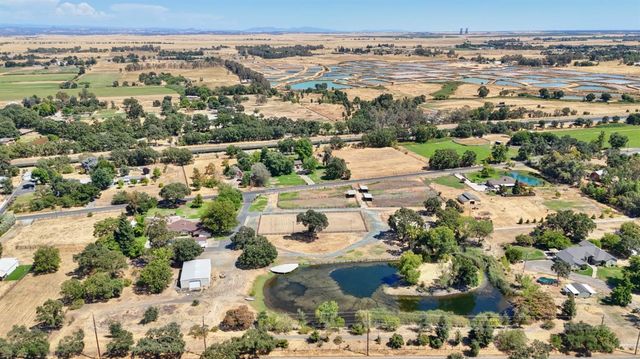 8720 Tavernor Rd, Wilton, CA 95693