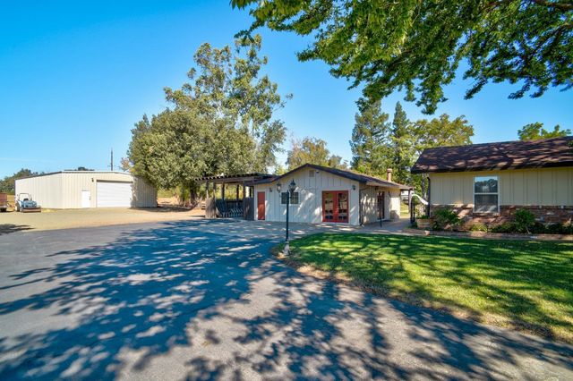 8720 Tavernor Rd, Wilton, CA 95693