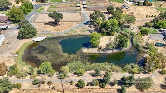 8720 Tavernor Rd, Wilton, CA 95693