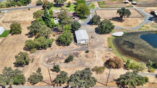 8720 Tavernor Rd, Wilton, CA 95693