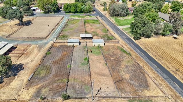 8720 Tavernor Rd, Wilton, CA 95693