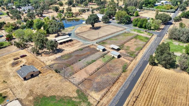 8720 Tavernor Rd, Wilton, CA 95693