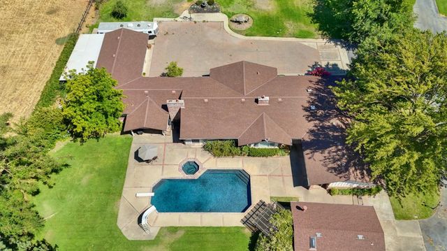 8720 Tavernor Rd, Wilton, CA 95693