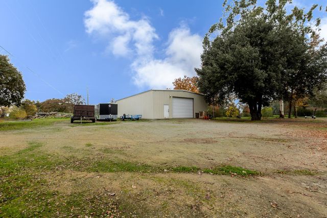 8720 Tavernor Rd, Wilton, CA 95693