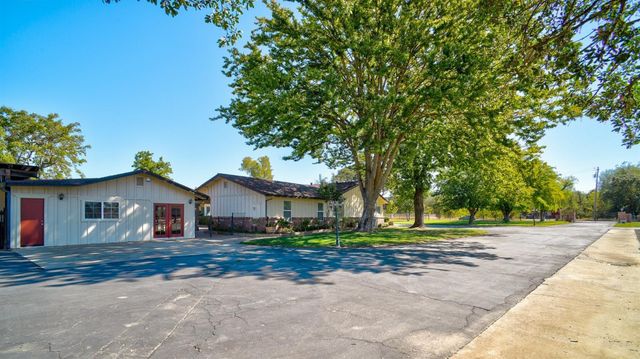 8720 Tavernor Rd, Wilton, CA 95693