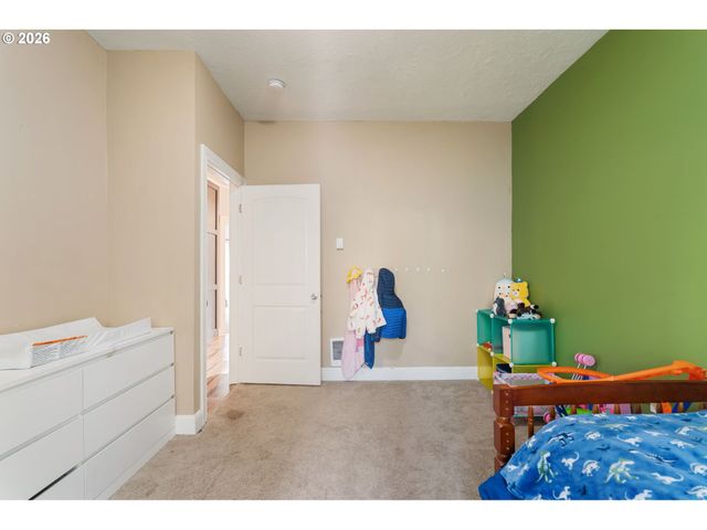 32717 Ne 94TH St, Camas, WA 98607