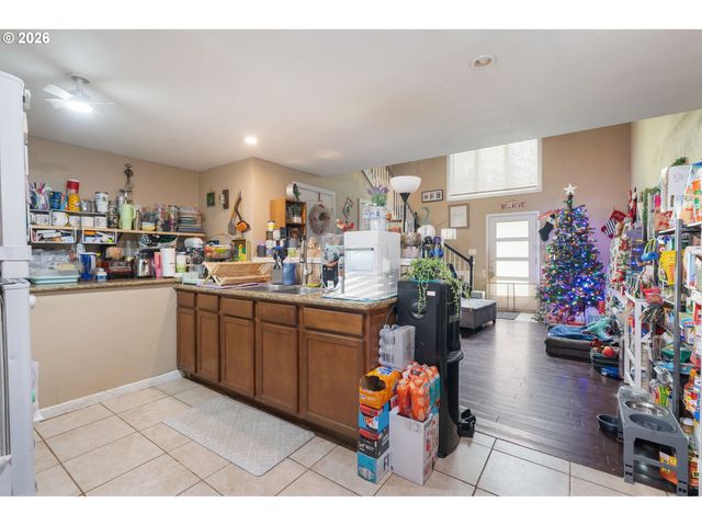 32717 Ne 94TH St, Camas, WA 98607