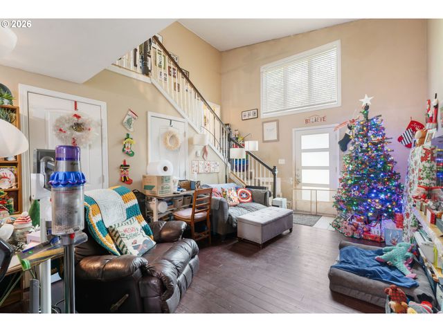 32717 Ne 94TH St, Camas, WA 98607