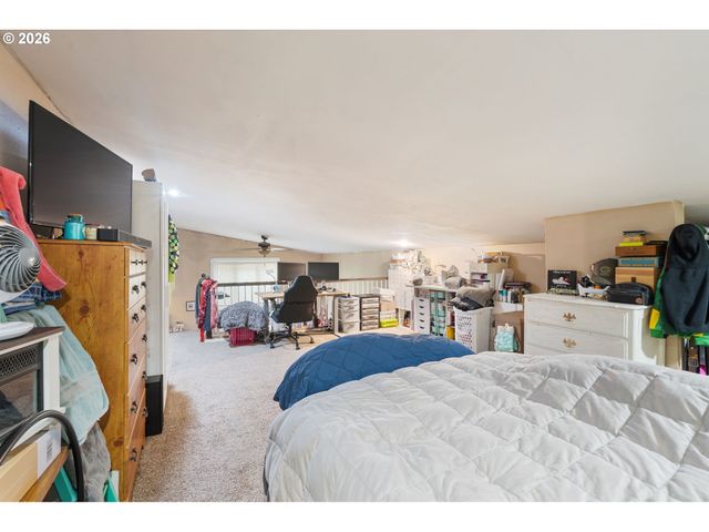 32717 Ne 94TH St, Camas, WA 98607