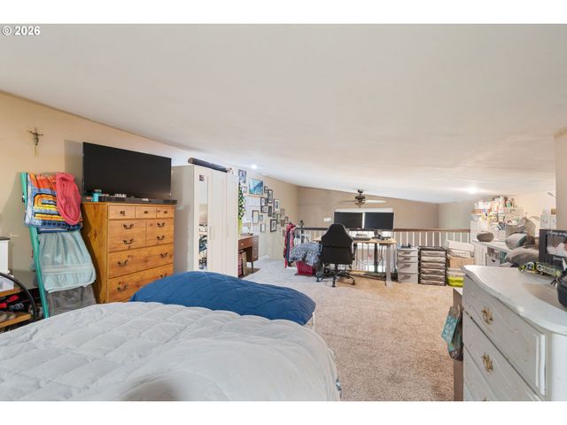 32717 Ne 94TH St, Camas, WA 98607