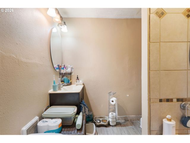 32717 Ne 94TH St, Camas, WA 98607