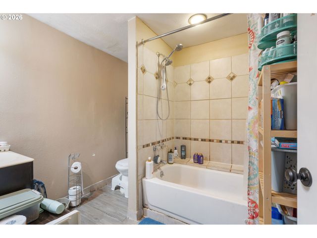 32717 Ne 94TH St, Camas, WA 98607