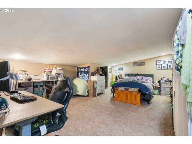 32717 Ne 94TH St, Camas, WA 98607