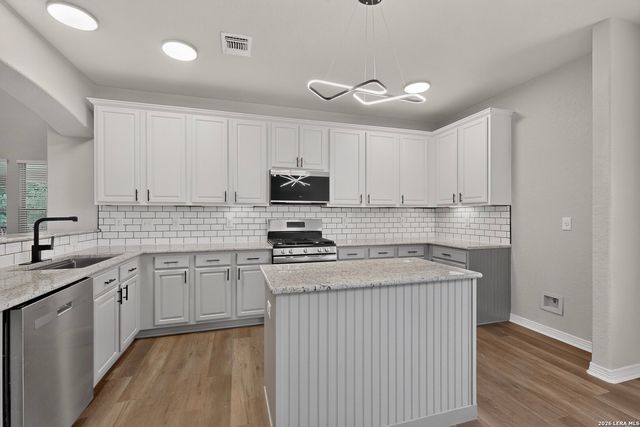 615 Colosseo Way, San Antonio, TX 78253