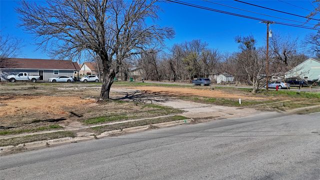 300 S Mill Street, Bowie, TX 76230