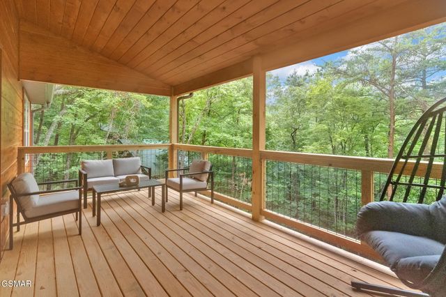 1705 Parkway View Court, Sevierville, TN 37876