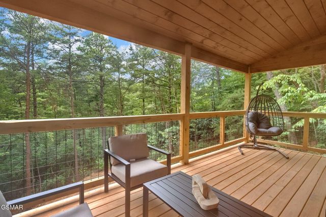 1705 Parkway View Court, Sevierville, TN 37876