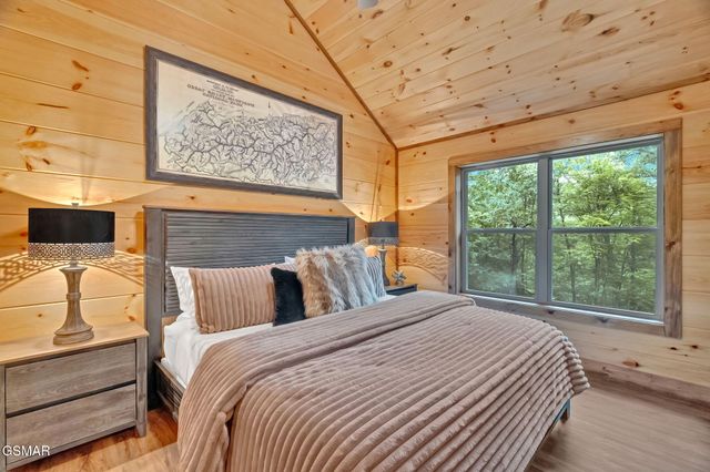 1705 Parkway View Court, Sevierville, TN 37876