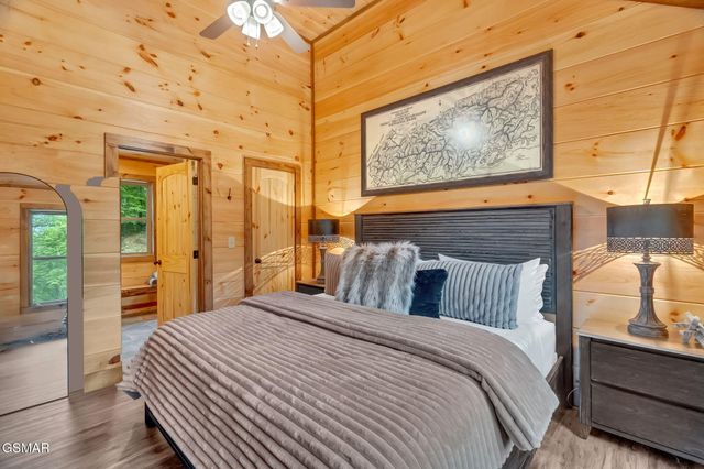 1705 Parkway View Court, Sevierville, TN 37876