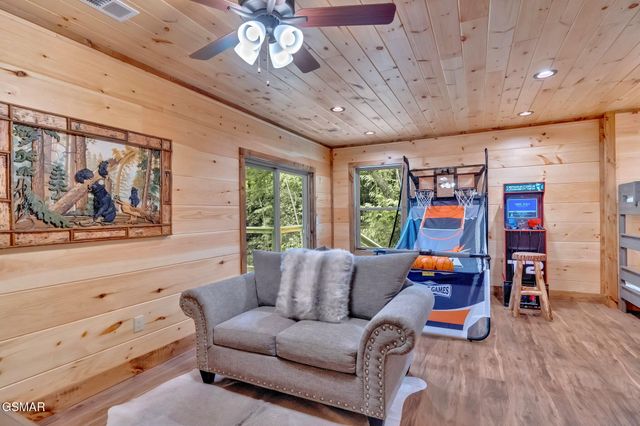 1705 Parkway View Court, Sevierville, TN 37876