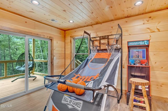 1705 Parkway View Court, Sevierville, TN 37876