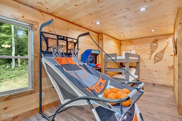 1705 Parkway View Court, Sevierville, TN 37876