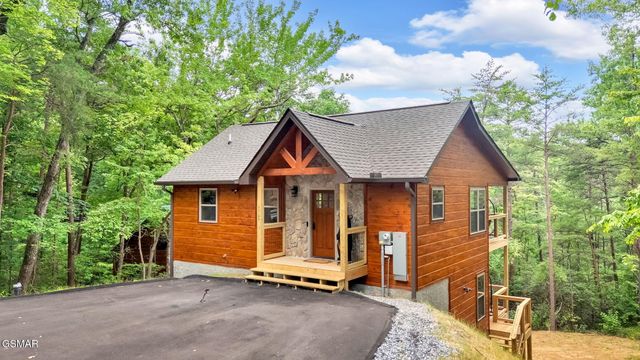 1705 Parkway View Court, Sevierville, TN 37876