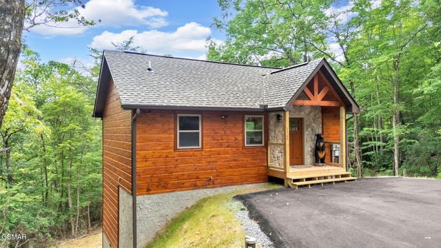 1705 Parkway View Court, Sevierville, TN 37876