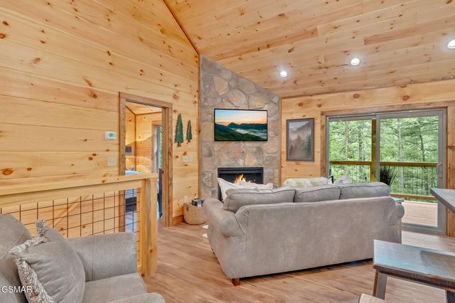 1705 Parkway View Court, Sevierville, TN 37876