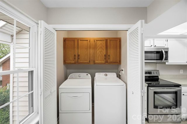9320 South Vicksburg Park Court, Charlotte, NC 28210