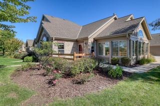 W155N7061 Amberleigh CIRCLE, Menomonee Falls, WI 53051