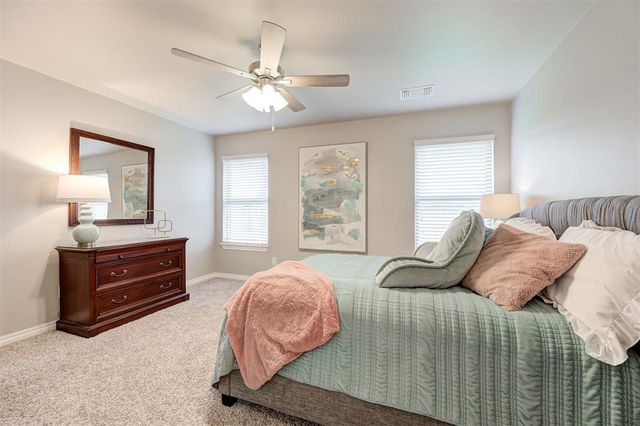 3909 Lynne Avenue, Edmond, OK 73012