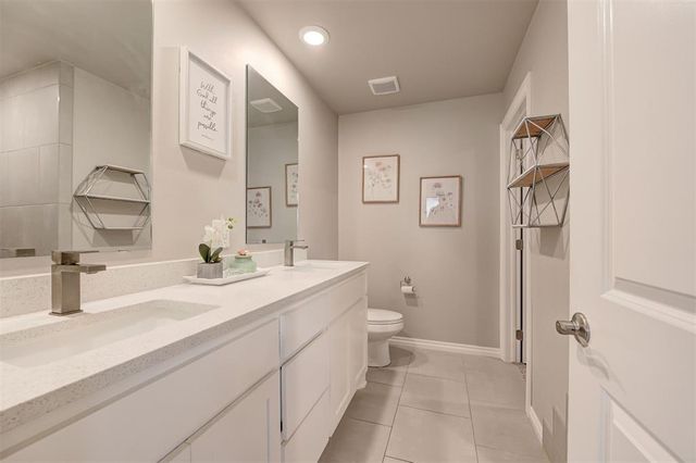 3909 Lynne Avenue, Edmond, OK 73012