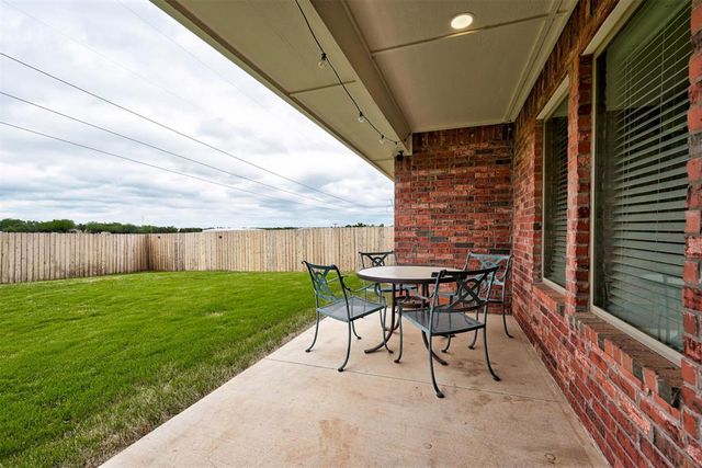3909 Lynne Avenue, Edmond, OK 73012